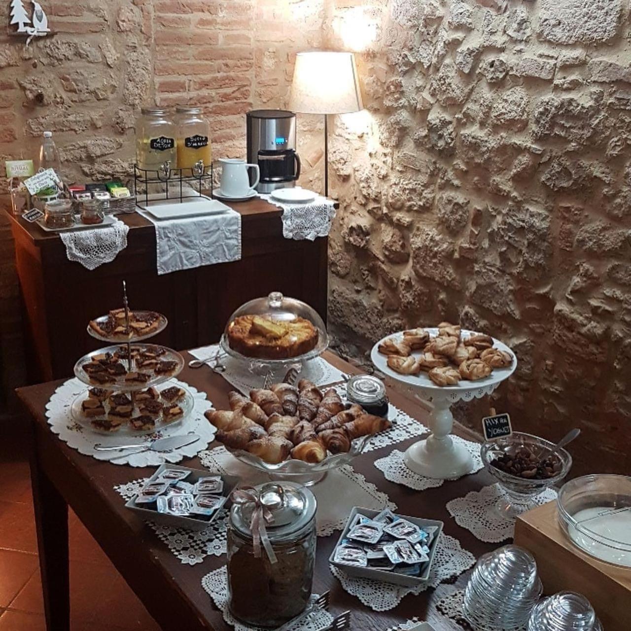 コッレ・ヴァル・デルザ Borgo Santinovoヴィラ エクステリア 写真